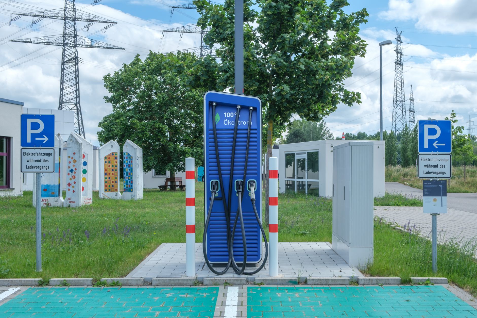 Stesen pengecas kereta elektrik